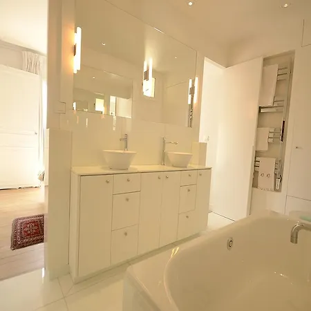 St Germain Luxury * Parijs